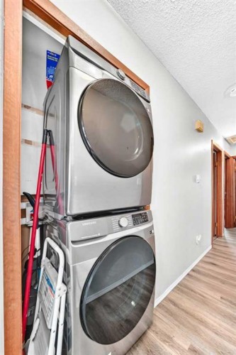 270 Glenpatrick Drive, Cochrane, AB - Indoor Photo Showing Laundry Room