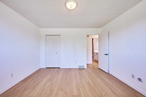 3644 Dover Ridge Drive Se, Calgary, AB - Indoor Photo Showing Other Room