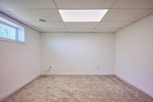 3644 Dover Ridge Drive Se, Calgary, AB - Indoor Photo Showing Other Room