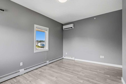 402-11 Millrise Drive Sw, Calgary, AB - Indoor Photo Showing Other Room