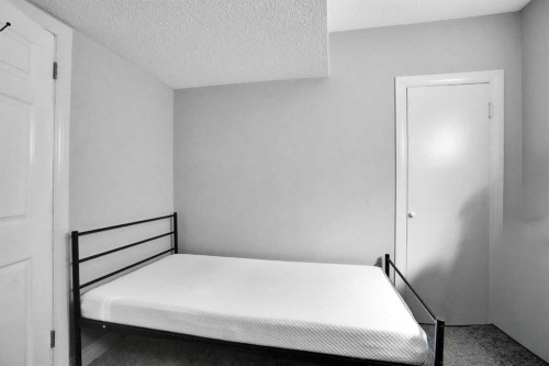 2003 62 Avenue Se, Calgary, AB - Indoor