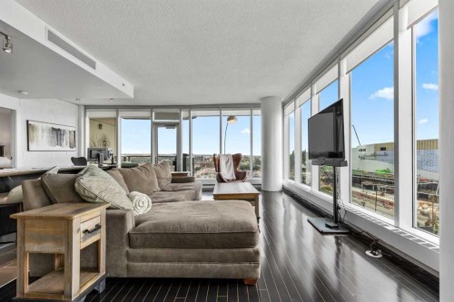 803-433 11 Avenue Se, Calgary, AB - Indoor Photo Showing Living Room