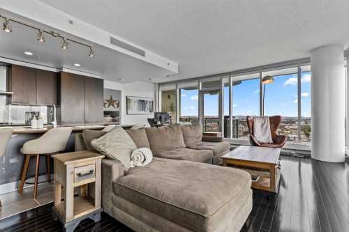 803-433 11 Avenue Se, Calgary, AB - Indoor Photo Showing Living Room
