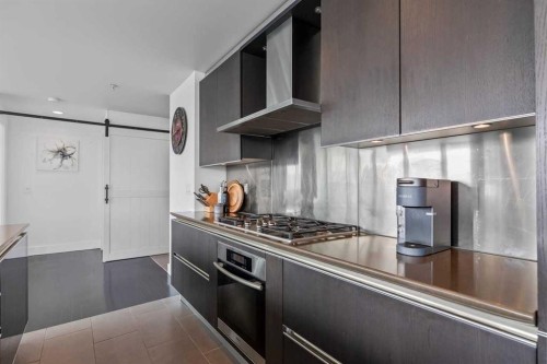 803-433 11 Avenue Se, Calgary, AB - Indoor Photo Showing Kitchen With Upgraded Kitchen