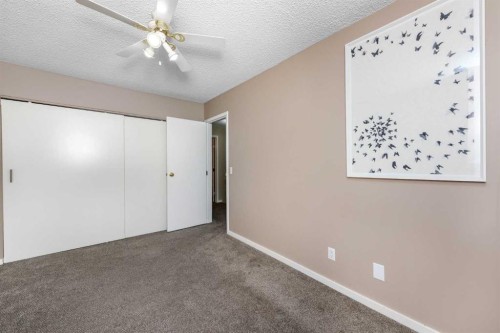 8-643 4 Avenue Ne, Calgary, AB - Indoor Photo Showing Other Room