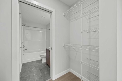 3301-100 Banister Drive, Okotoks, AB - Indoor Photo Showing Bathroom