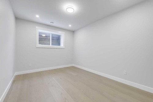 49 Rockhaven Green Nw, Calgary, AB - Indoor Photo Showing Other Room