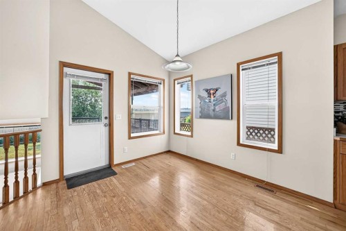 168 Somerglen Common Sw, Calgary, AB - Indoor Photo Showing Other Room