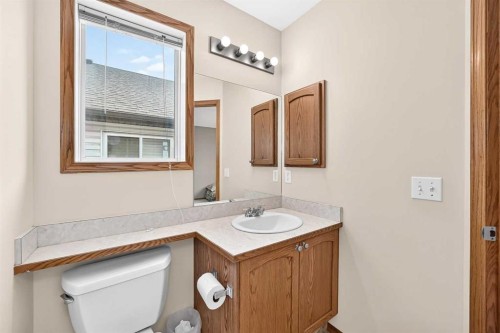 168 Somerglen Common Sw, Calgary, AB - Indoor Photo Showing Bathroom