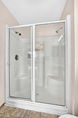 168 Somerglen Common Sw, Calgary, AB - Indoor Photo Showing Bathroom