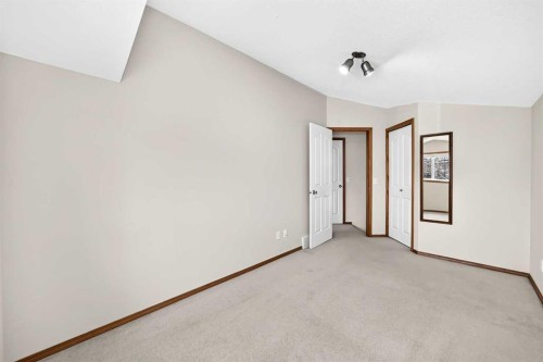 168 Somerglen Common Sw, Calgary, AB - Indoor Photo Showing Other Room