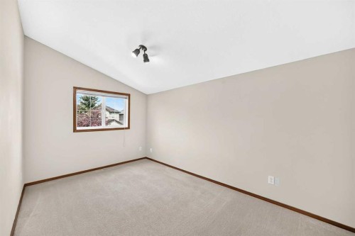 168 Somerglen Common Sw, Calgary, AB - Indoor Photo Showing Other Room