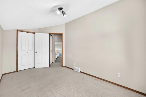 168 Somerglen Common Sw, Calgary, AB - Indoor Photo Showing Other Room