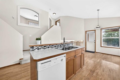 168 Somerglen Common Sw, Calgary, AB - Indoor Photo Showing Kitchen With Double Sink