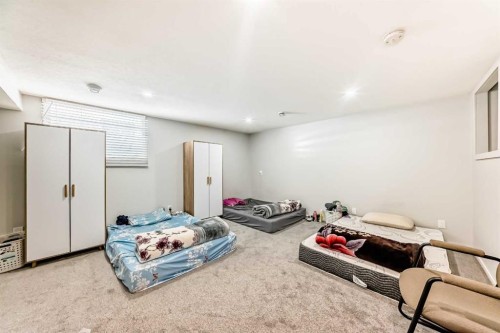 6840 4 Avenue Ne, Calgary, AB - Indoor