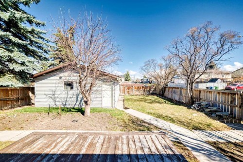 6840 4 Avenue Ne, Calgary, AB - Outdoor