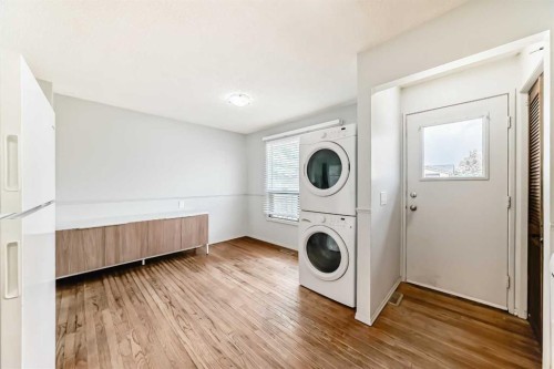 6840 4 Avenue Ne, Calgary, AB - Indoor Photo Showing Laundry Room