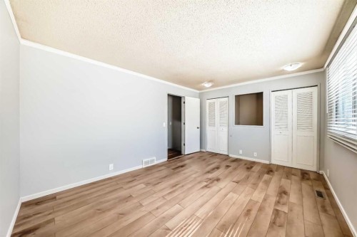 6840 4 Avenue Ne, Calgary, AB - Indoor Photo Showing Other Room