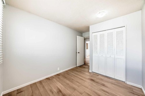 6840 4 Avenue Ne, Calgary, AB - Indoor Photo Showing Other Room