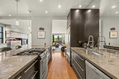 1937 28 Avenue Sw, Calgary, AB - Indoor Photo Showing Kitchen With Upgraded Kitchen