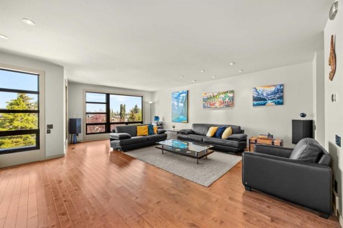 1937 28 Avenue Sw, Calgary, AB - Indoor Photo Showing Living Room