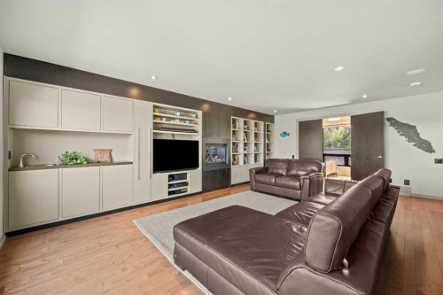 1937 28 Avenue Sw, Calgary, AB - Indoor Photo Showing Living Room
