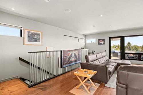 1937 28 Avenue Sw, Calgary, AB - Indoor