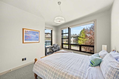 1937 28 Avenue Sw, Calgary, AB - Indoor Photo Showing Bedroom