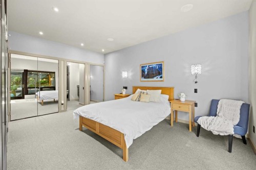 1937 28 Avenue Sw, Calgary, AB - Indoor Photo Showing Bedroom