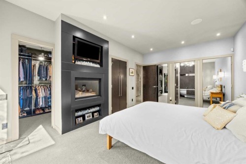 1937 28 Avenue Sw, Calgary, AB - Indoor Photo Showing Bedroom