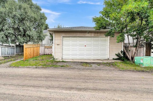 7097 Laguna Way Ne, Calgary, AB - Outdoor