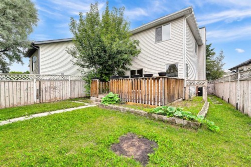 7097 Laguna Way Ne, Calgary, AB - Outdoor