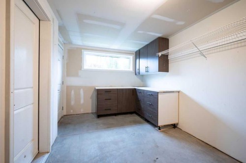 84 Shawnee Common Sw, Calgary, AB - Indoor