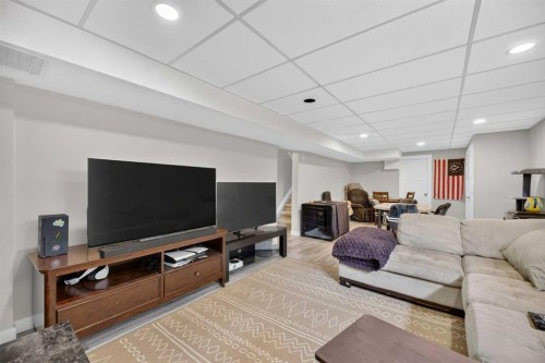 5509 57 Avenue, Olds, AB - Indoor Photo Showing Other Room