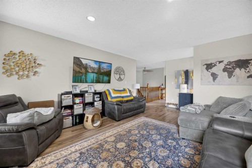 5509 57 Avenue, Olds, AB - Indoor Photo Showing Living Room