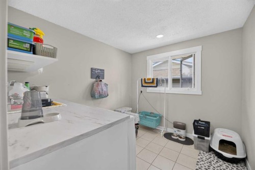 5509 57 Avenue, Olds, AB - Indoor