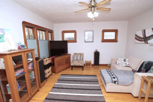 1536 23 Avenue Nw, Calgary, AB - Indoor