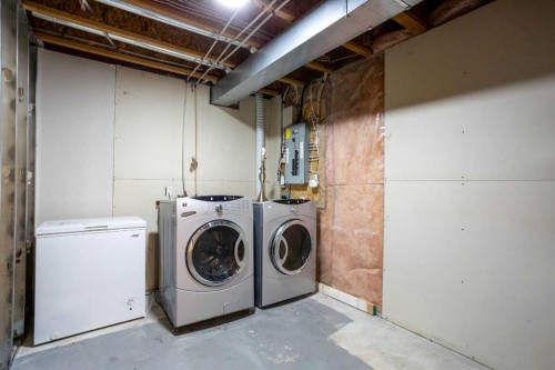 7269 Laguna Way Ne, Calgary, AB - Indoor Photo Showing Laundry Room