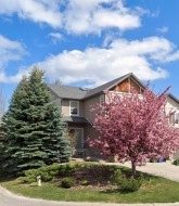 204 Eversyde Mews SW Calgary, AB T2Y 5A4