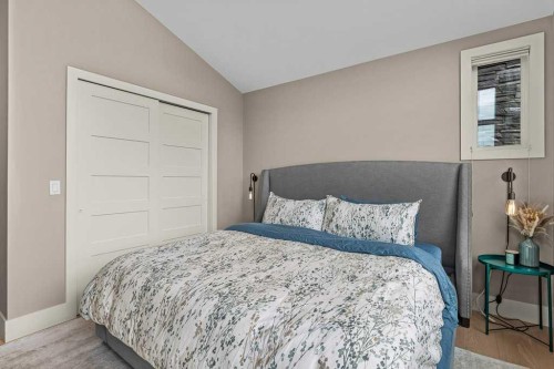 418 Riva Heights, Canmore, AB - Indoor Photo Showing Bedroom