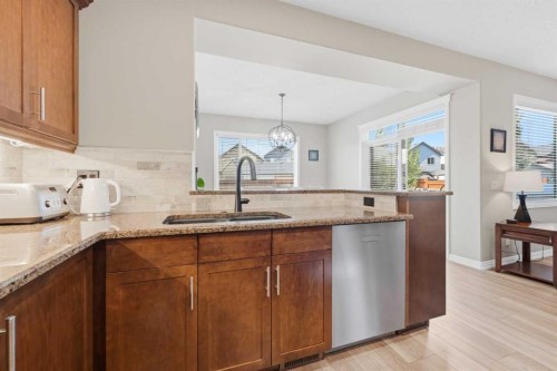 274 Autumn Circle Se, Calgary, AB - Indoor Photo Showing Kitchen