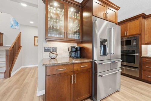 274 Autumn Circle Se, Calgary, AB - Indoor Photo Showing Kitchen