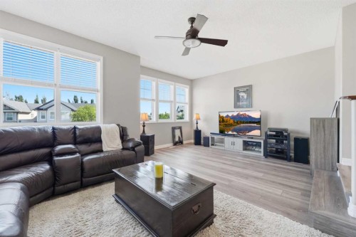 274 Autumn Circle Se, Calgary, AB - Indoor Photo Showing Living Room