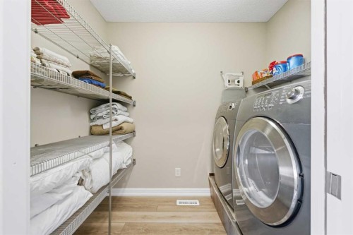 274 Autumn Circle Se, Calgary, AB - Indoor Photo Showing Laundry Room