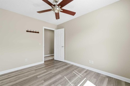 274 Autumn Circle Se, Calgary, AB - Indoor Photo Showing Other Room