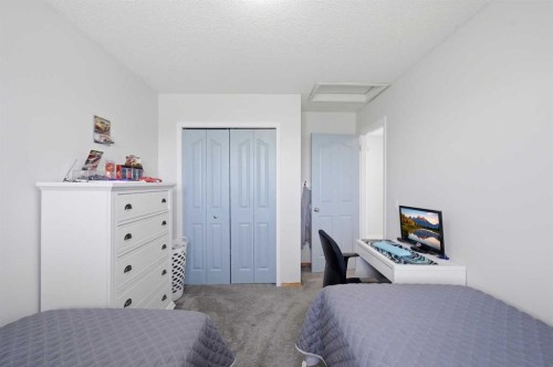 46 Citadel Meadow Crescent Nw, Calgary, AB - Indoor Photo Showing Bedroom