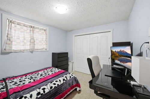 46 Citadel Meadow Crescent Nw, Calgary, AB - Indoor Photo Showing Bedroom