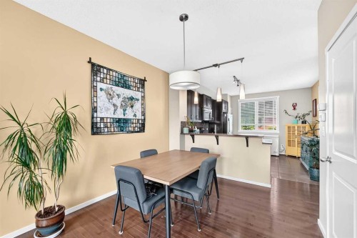 51 Evansview Gardens Nw, Calgary, AB - Indoor Photo Showing Dining Room