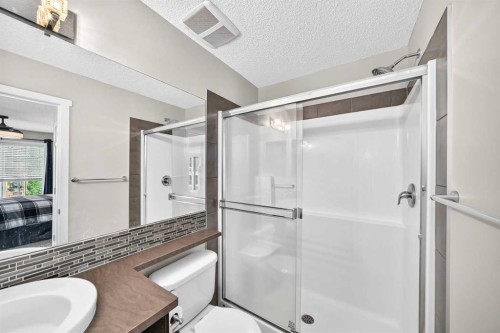 51 Evansview Gardens Nw, Calgary, AB - Indoor Photo Showing Bathroom