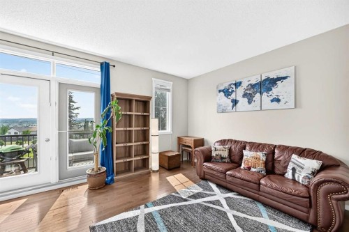 51 Evansview Gardens Nw, Calgary, AB - Indoor Photo Showing Living Room
